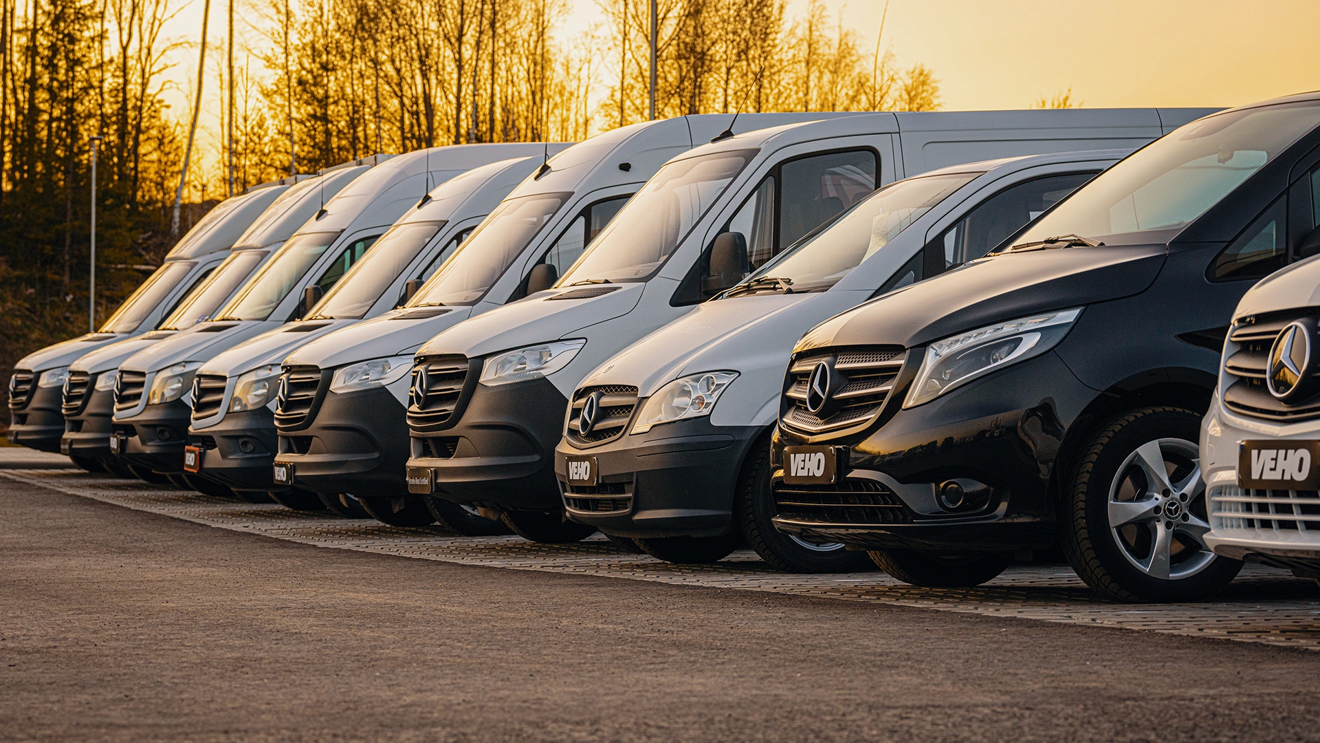 Mercedes-Benz Certified komerciniai automobiliai iš priekio