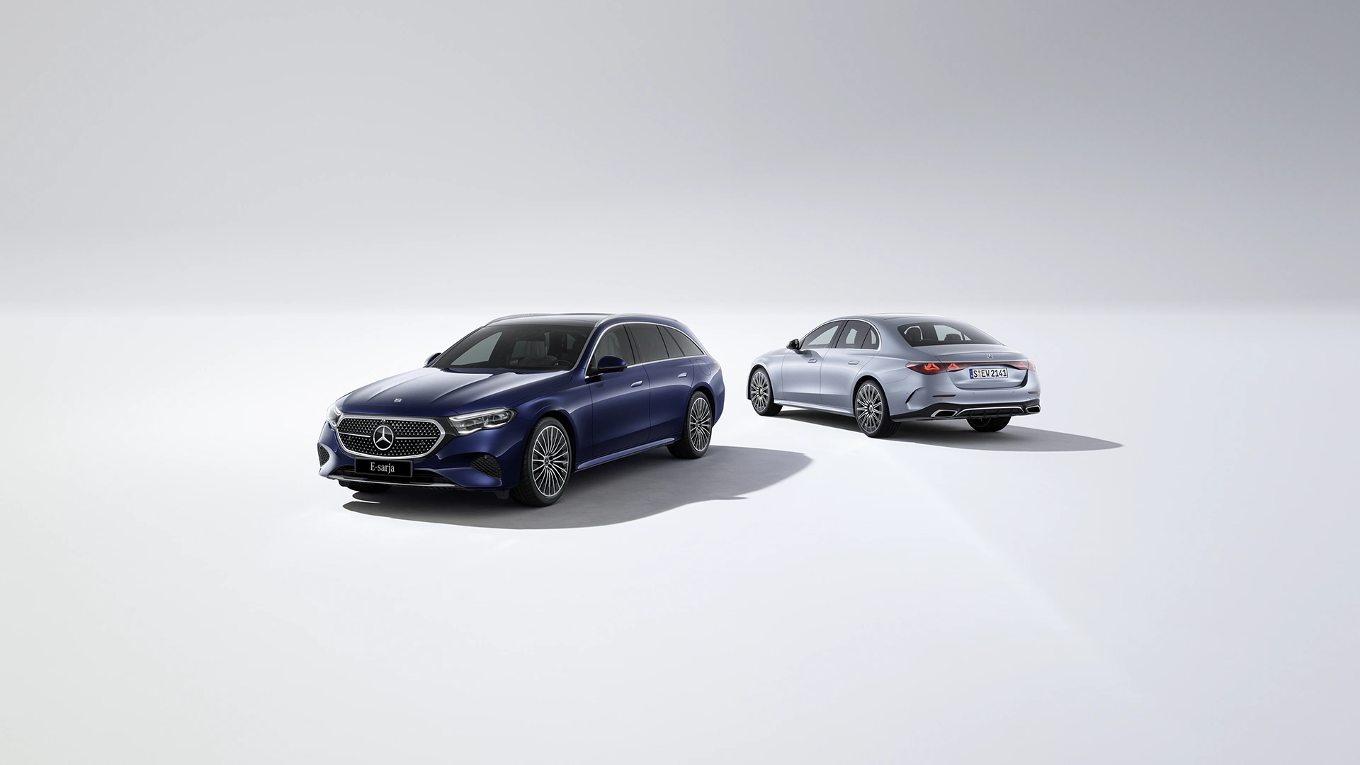 Dvi E klasės viena šalia kitos