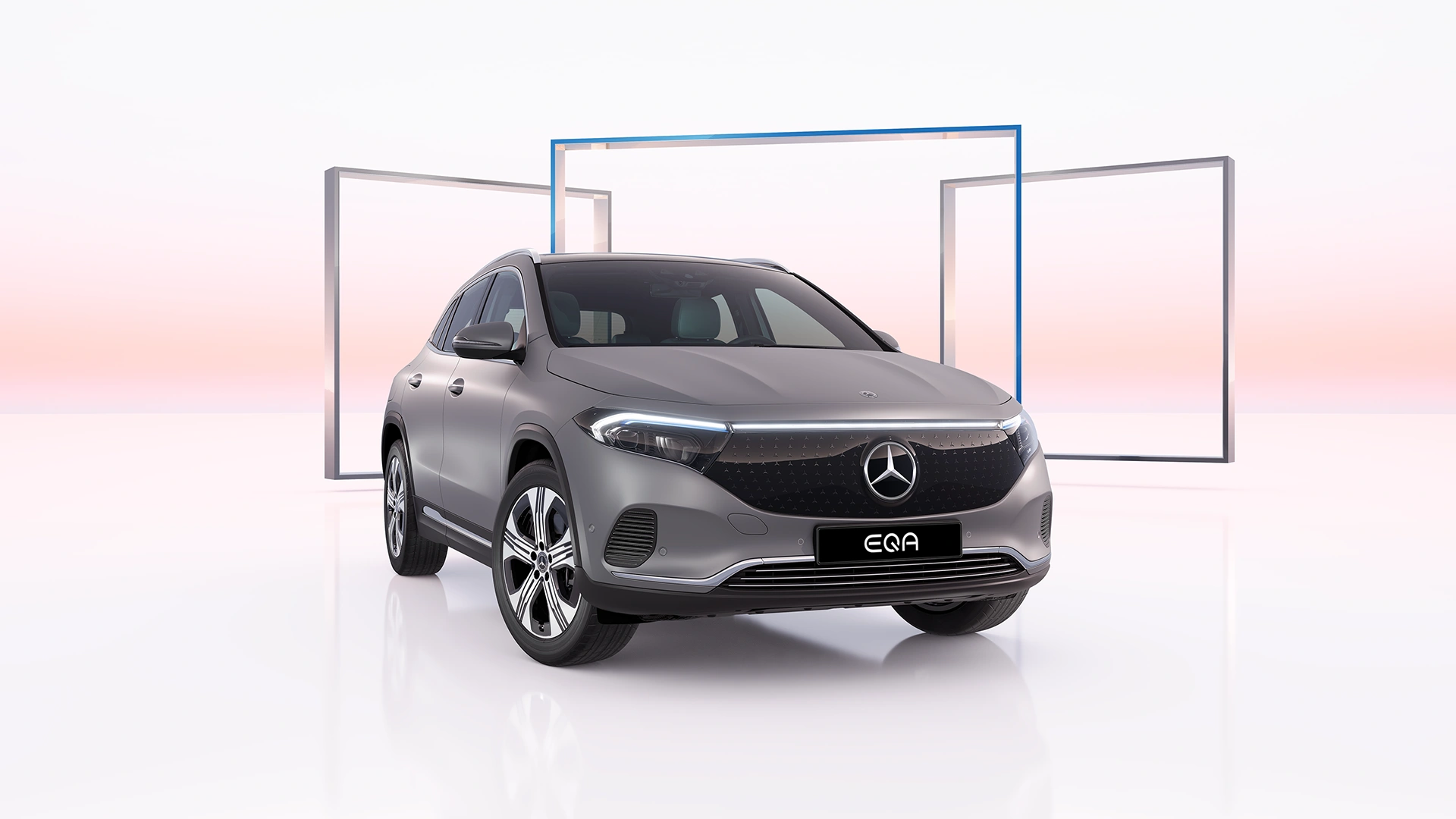 Mercedes-Benz EQA täyssähköauto edestä kuvattuna