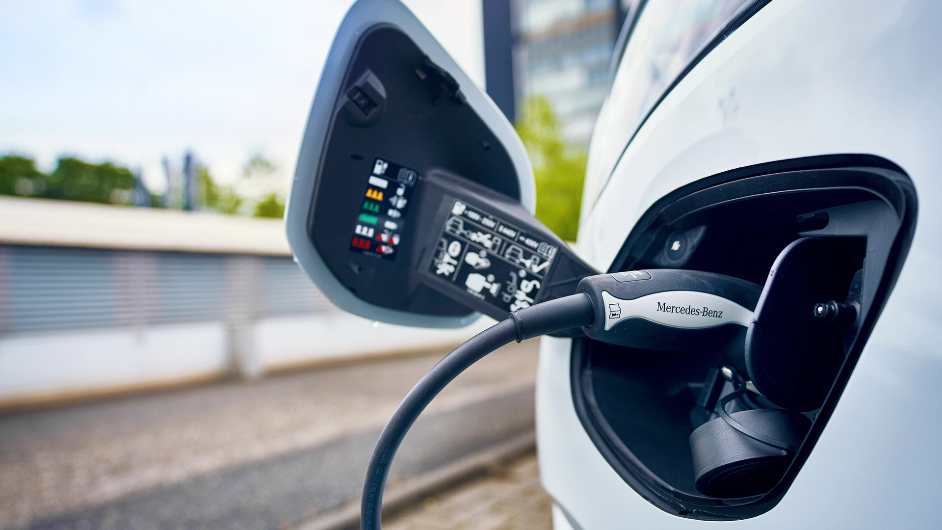 Elektrinio furgono įkrovimas su Mercedes me Charge