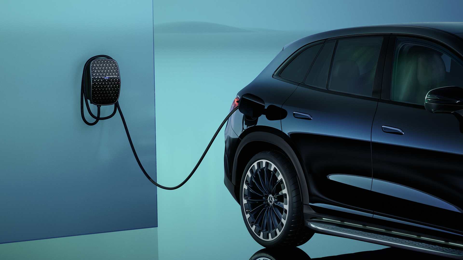 Mercedes elektromobilio įkrovimas