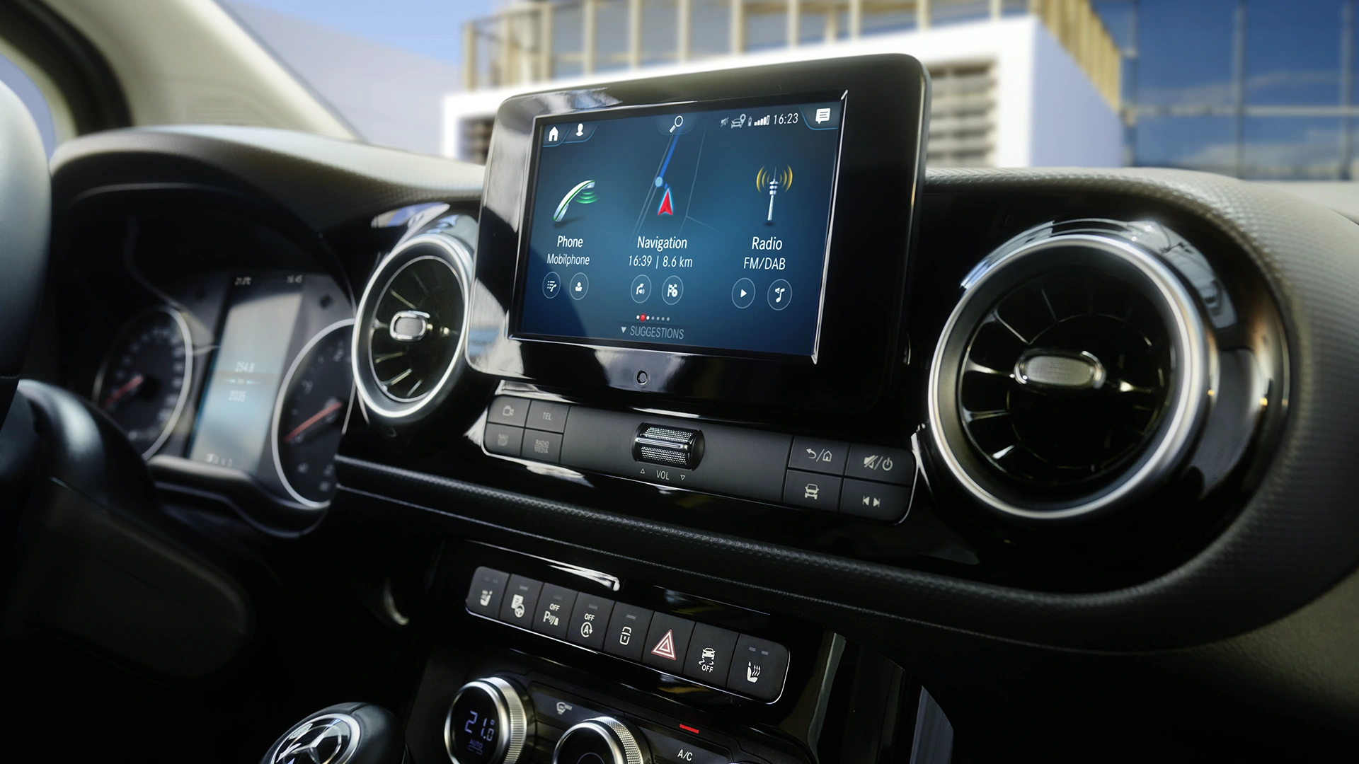 T klasės MBUX multimedijos ekranas