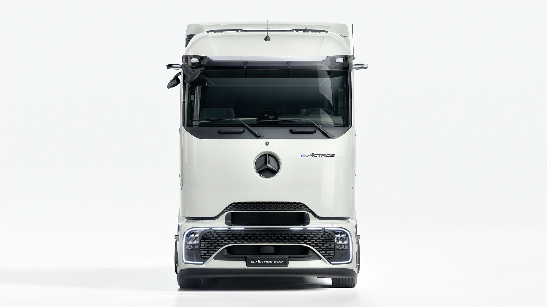 eActros 600 sunkvežimis iš priekio