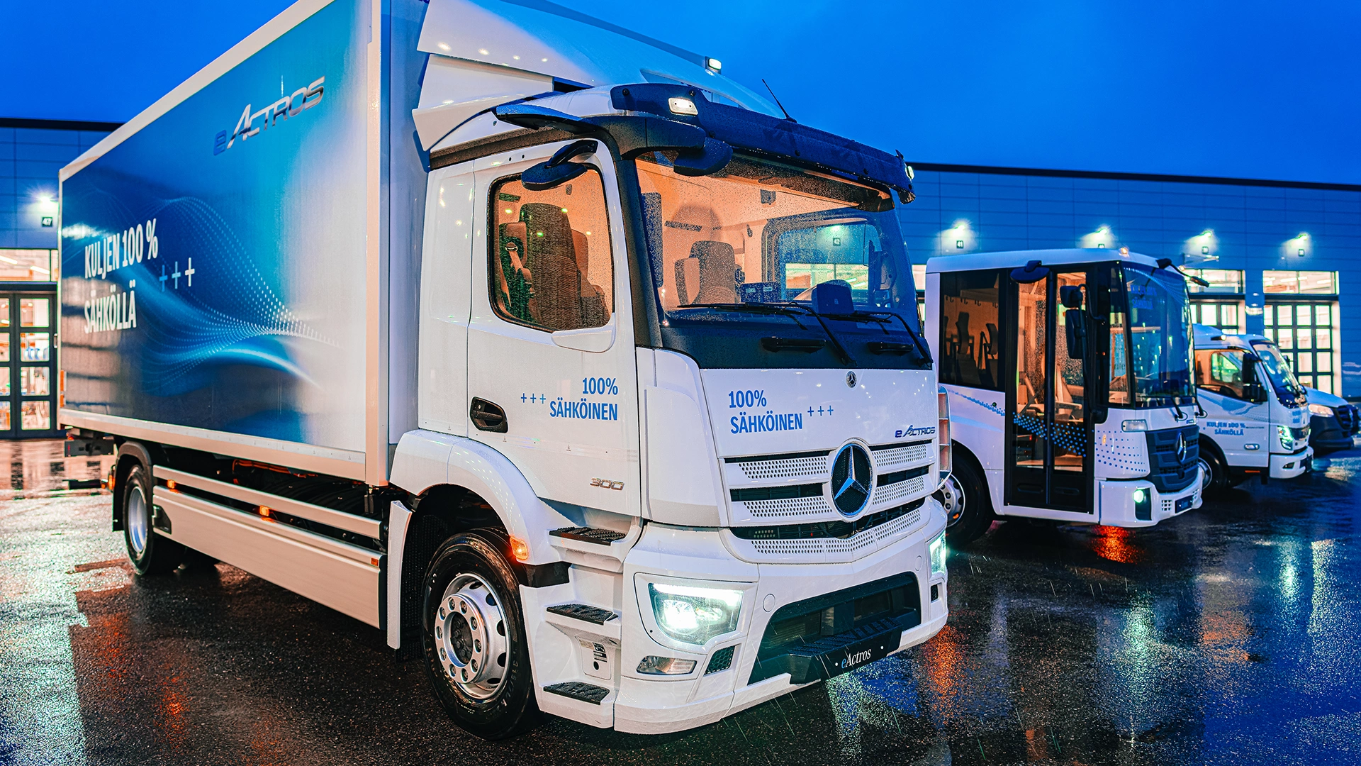 eActros sunkvežimis iš šono