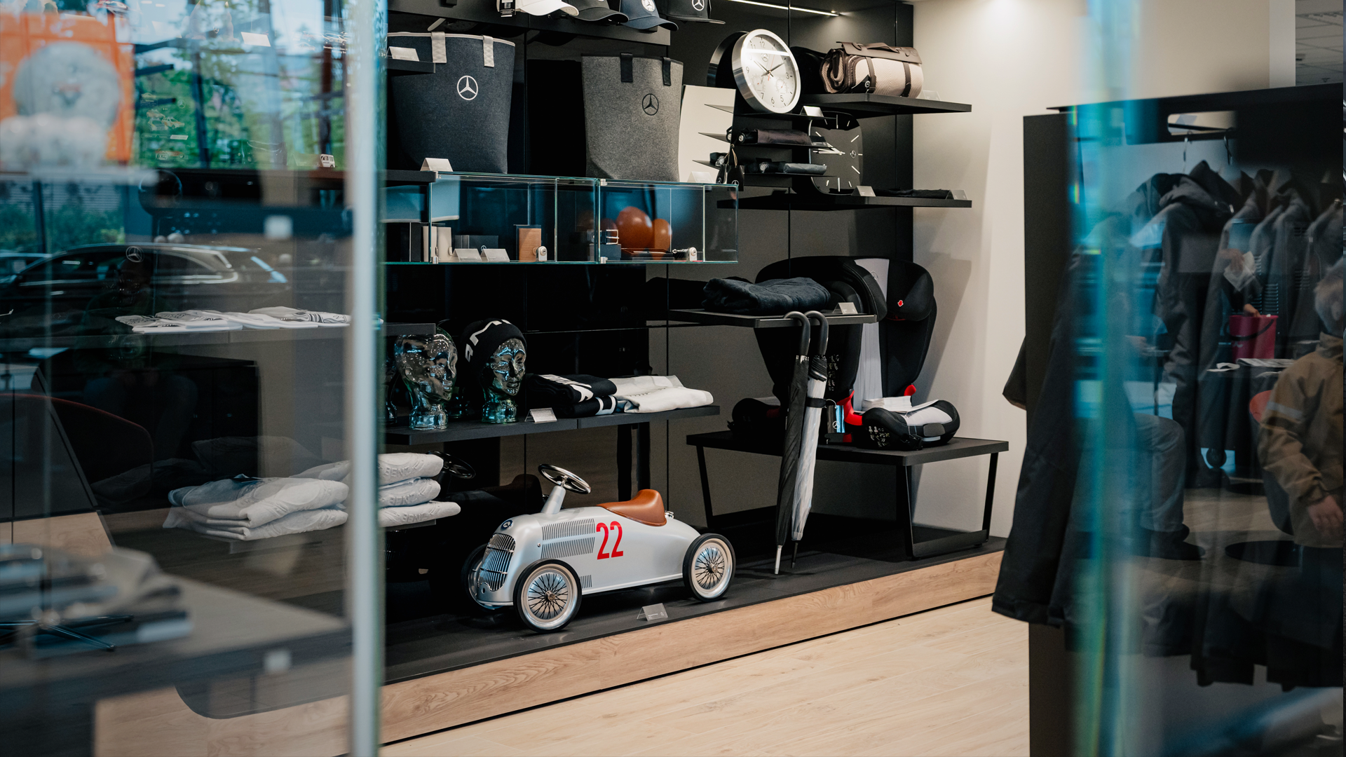 Mercedes-Benz Collection prekės automobilių salone
