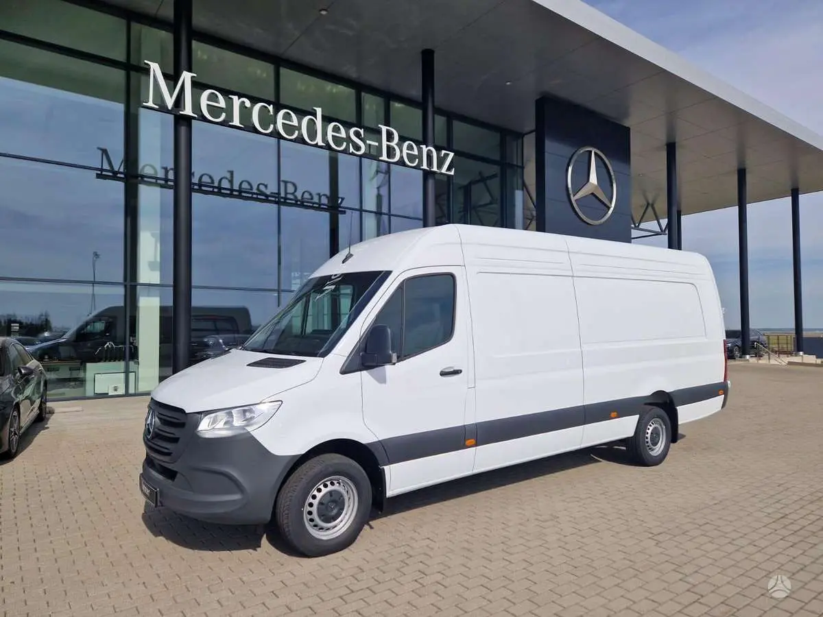 Sprinter iš šono šalia atstovybės