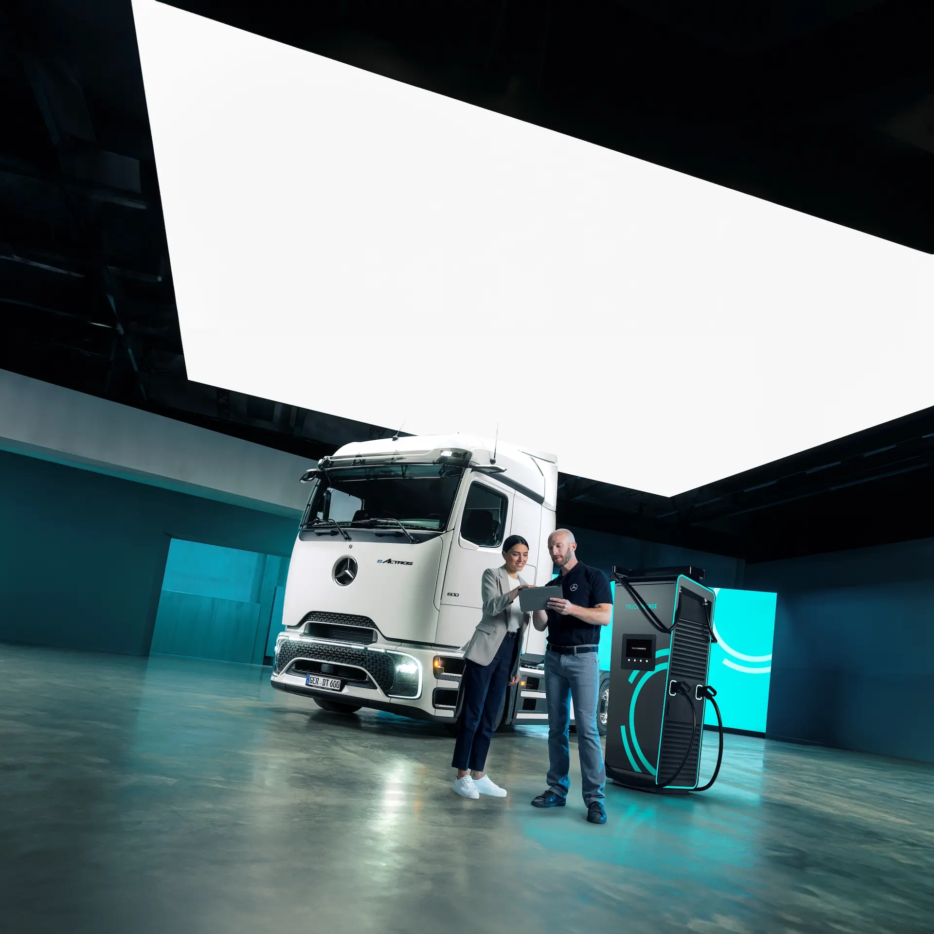 Teikiama eConsulting paslauga, fone sunkvežimis