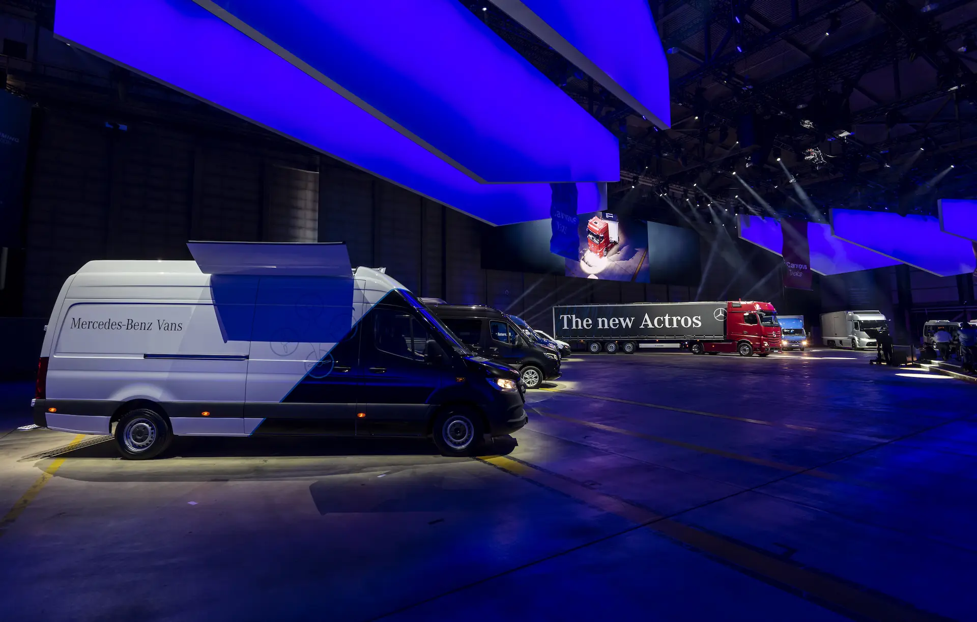 Mercedes-Benz komercinis transportas- komerciniai automobiliai ir sunkvežimiai