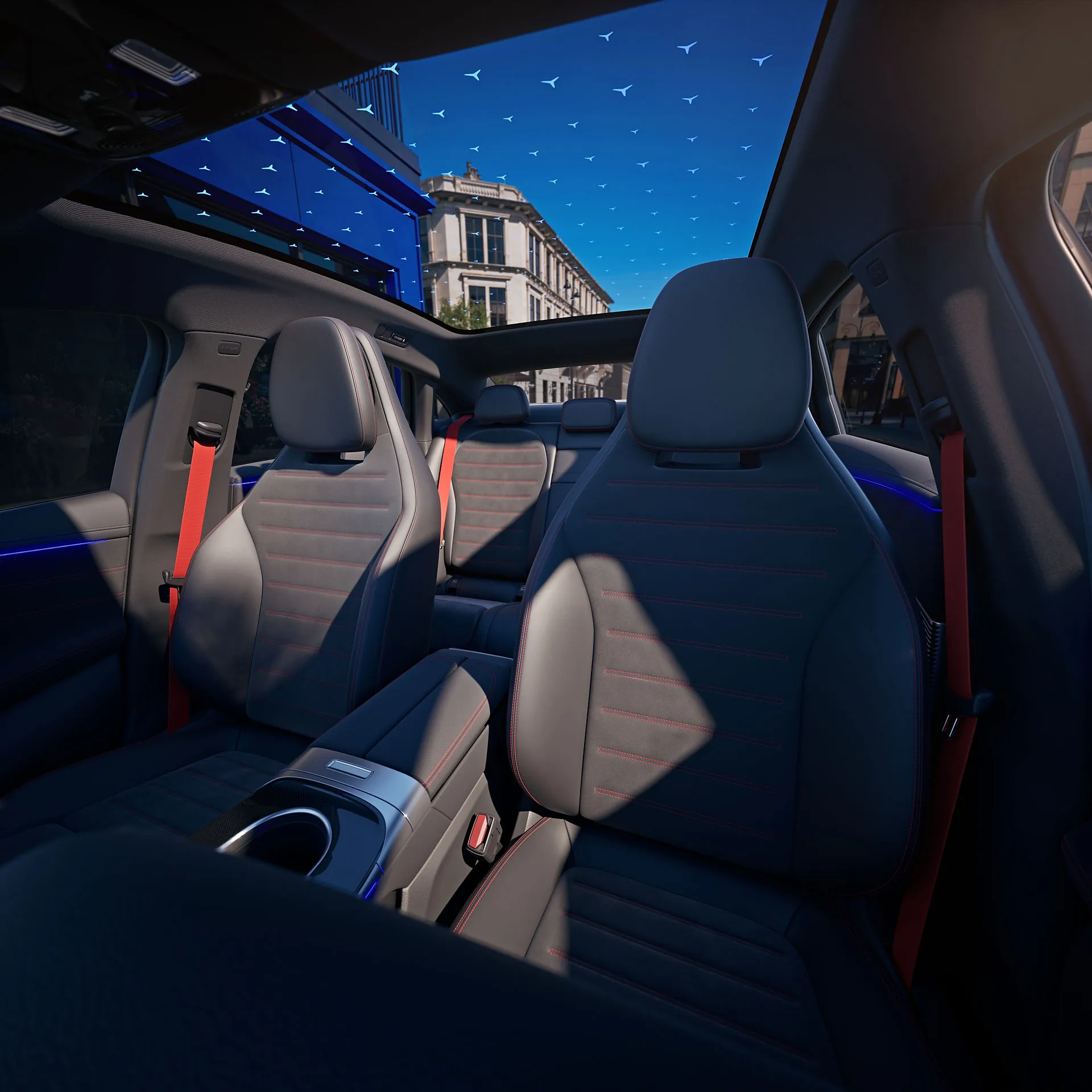 Erdvus galinis salonas su panoraminiu stogu elektrinėje Mercedes-Benz C klasėje