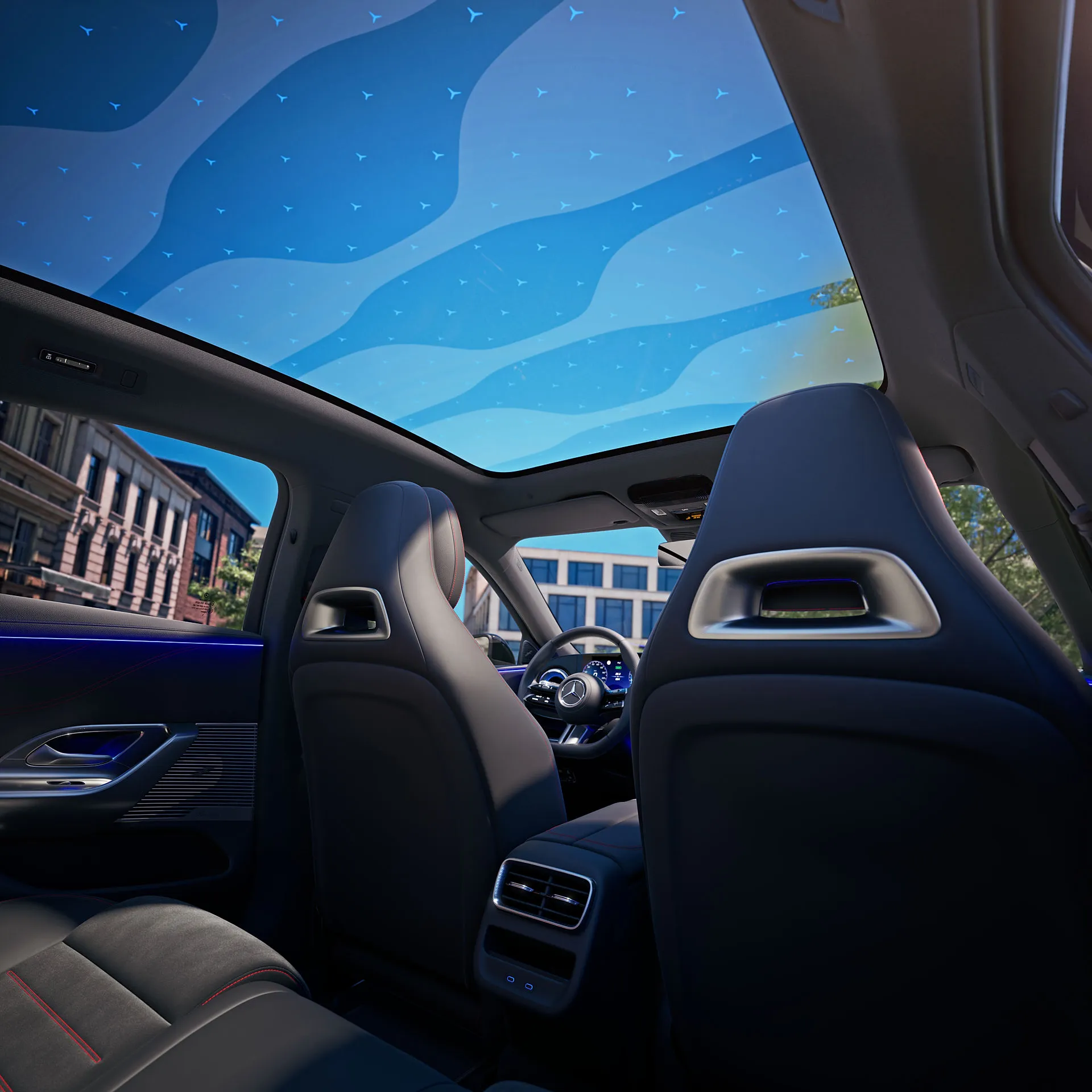 Panoraminis stogas naujosios elektrinės Mercedes-Benz C klasės salone