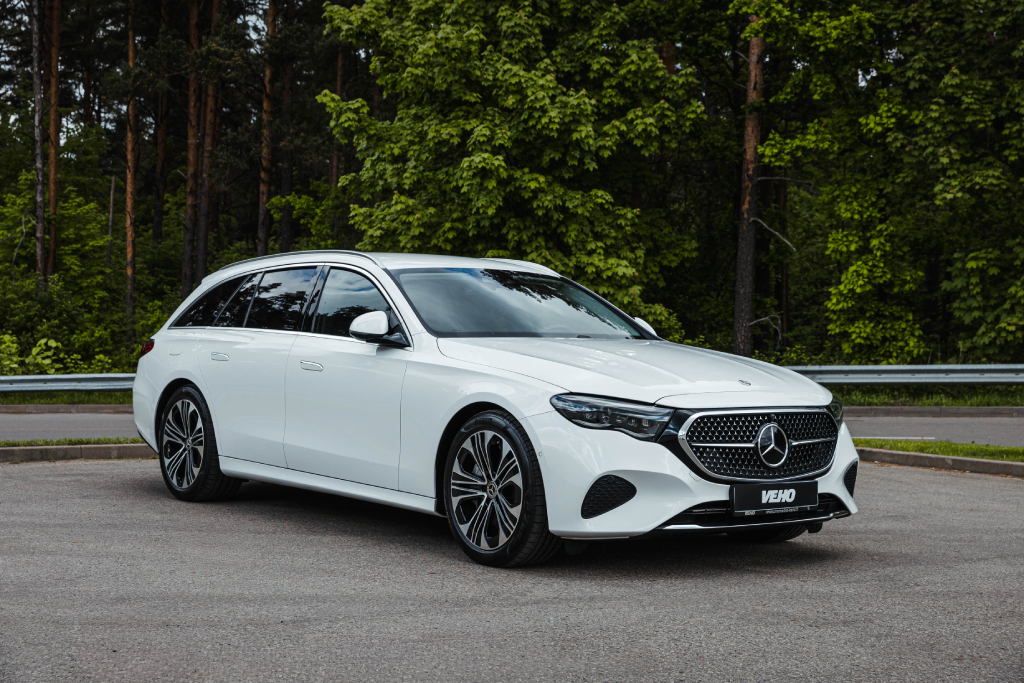 Mercedes-Benz E-klasės universalas, vaizdas iš šono