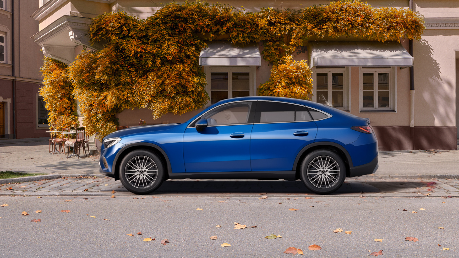 GLC Coupé, mėlynas, vaizdas iš priekio ir šono